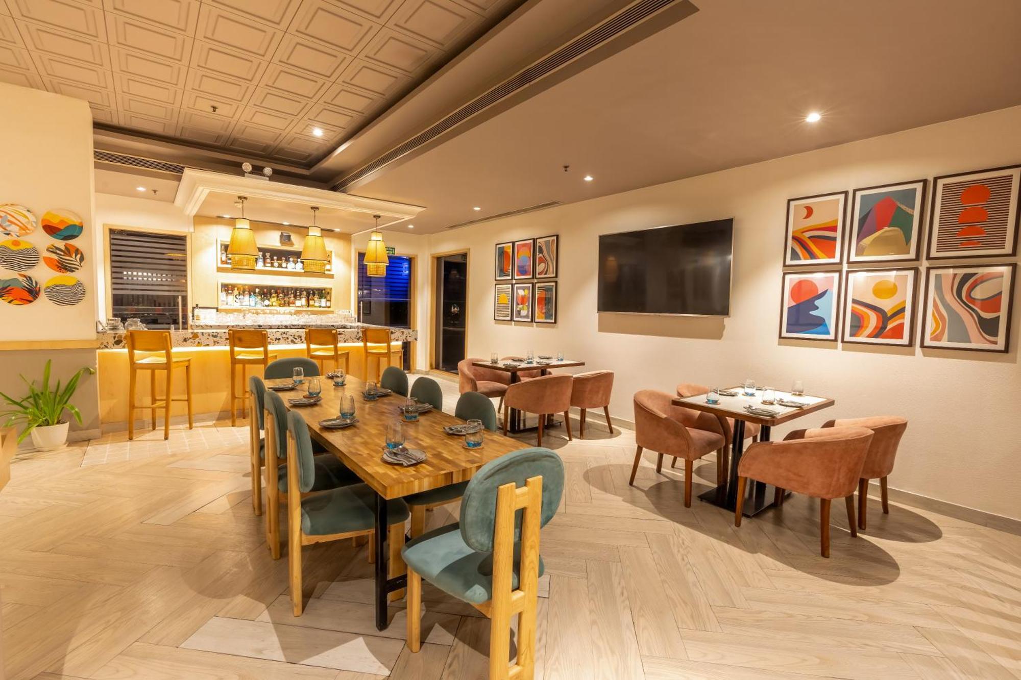 Park Inn By Radisson,South Delhi 뉴델리 외부 사진 The interior of the lounge