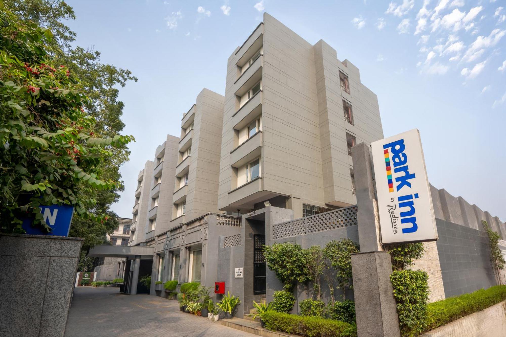 Park Inn By Radisson,South Delhi 뉴델리 외부 사진 Park Inn New Delhi