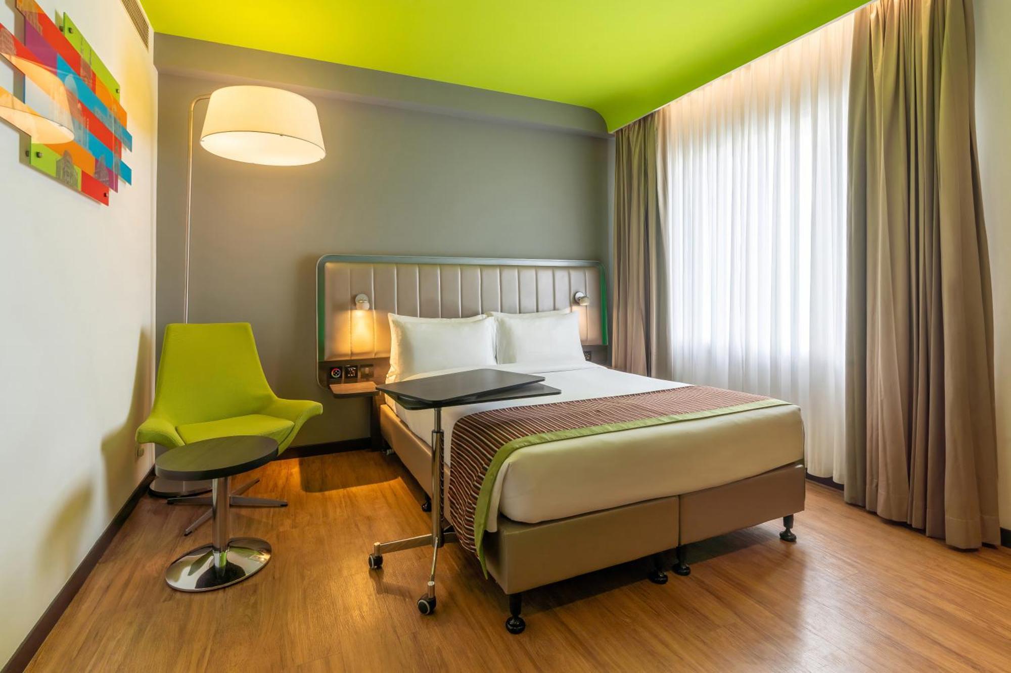 Park Inn By Radisson,South Delhi 뉴델리 외부 사진 A room at the hotel