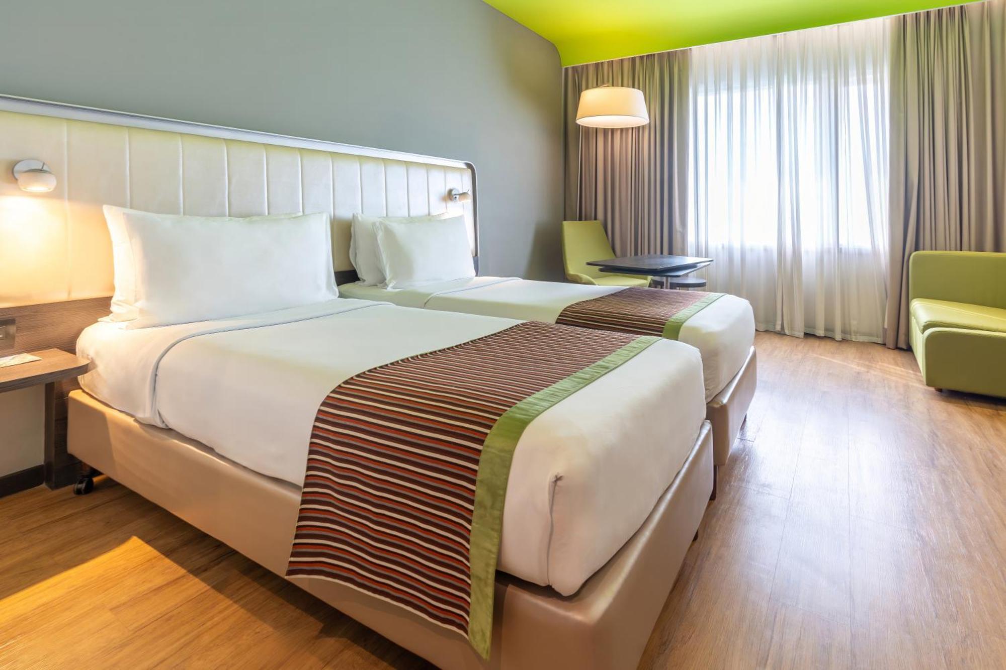 Park Inn By Radisson,South Delhi 뉴델리 외부 사진 A room at the hotel