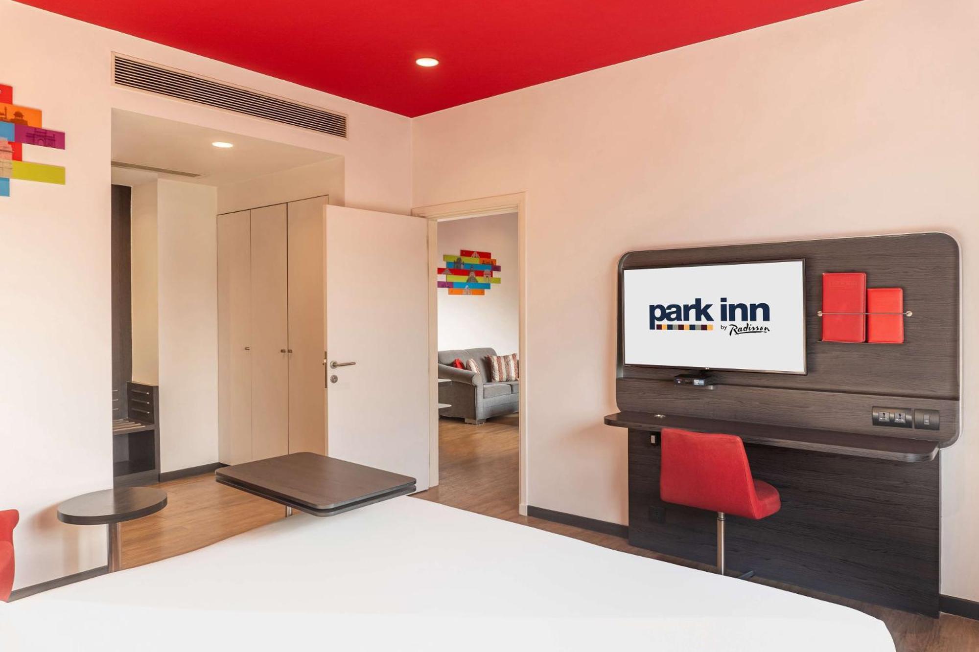 Park Inn By Radisson,South Delhi 뉴델리 외부 사진 Park Inn Munich Airport