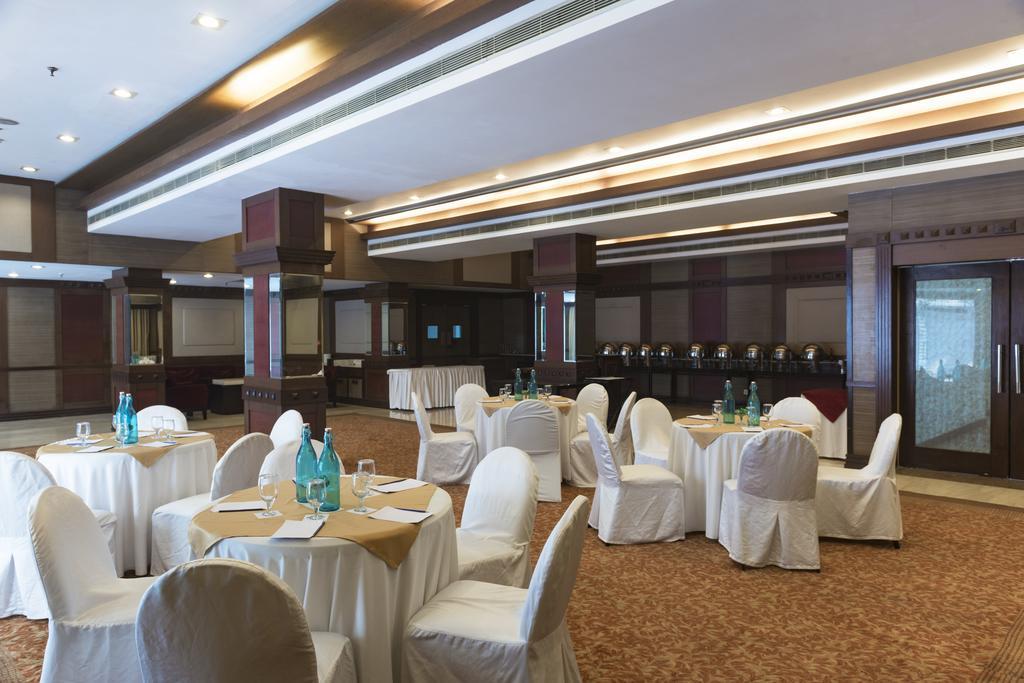 Park Inn By Radisson,South Delhi 뉴델리 외부 사진 The Royal Hall